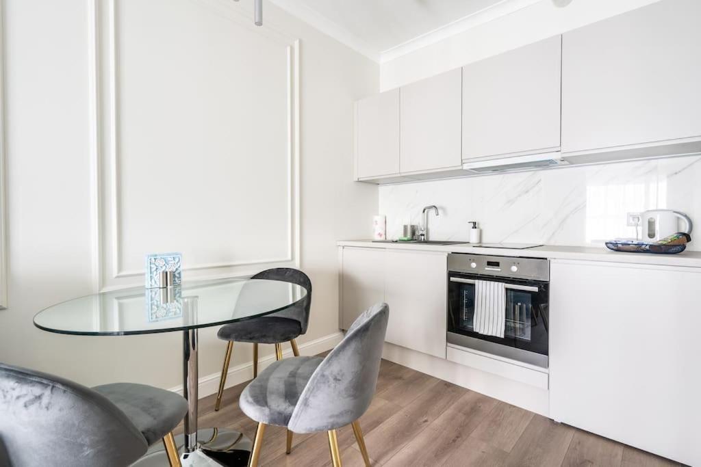 Chic & Luxury Apartment By Mennica Residence Warszawa Exteriör bild