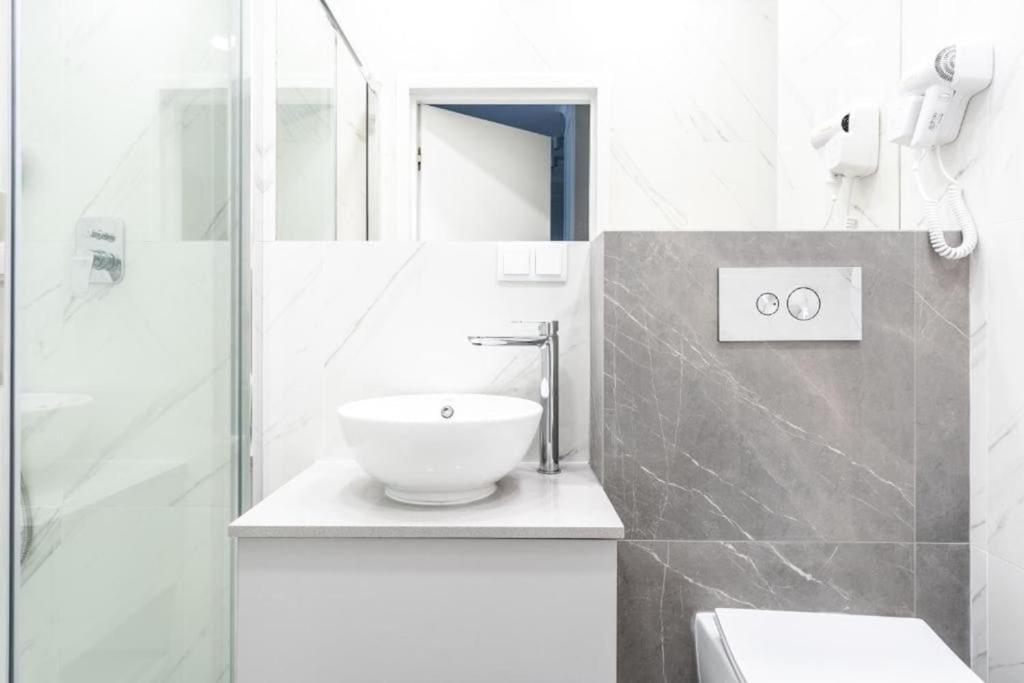 Chic & Luxury Apartment By Mennica Residence Warszawa Exteriör bild